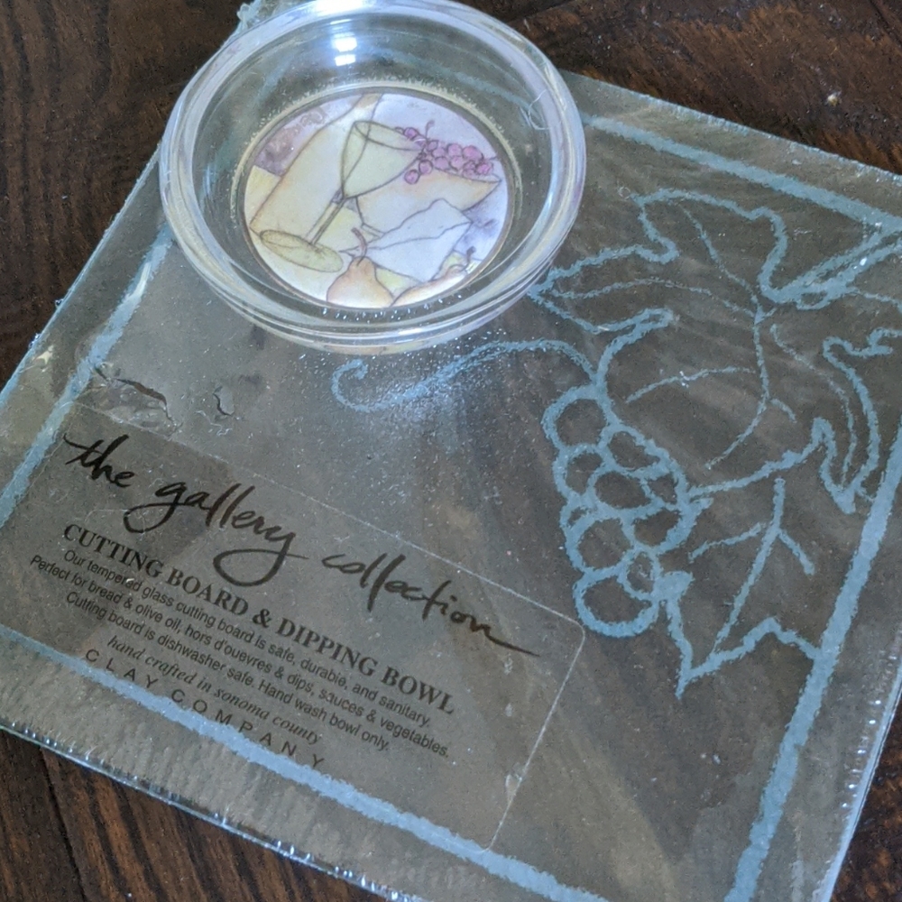 CLAY COMPANY I Glass Cutting Board & Dipping Bowl